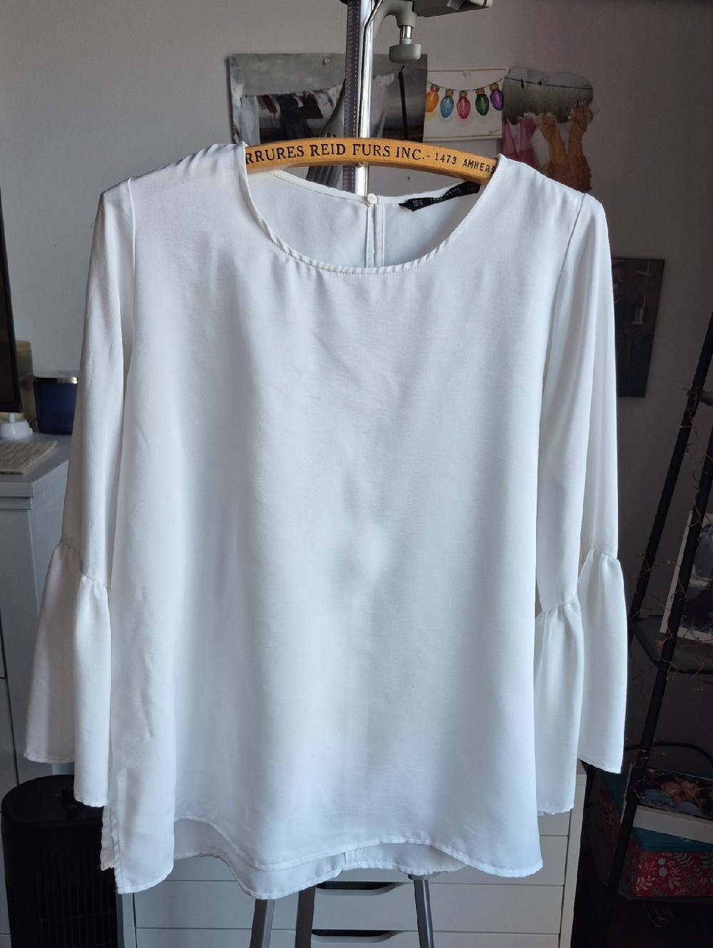 XL (see details) / No Stretch ZARA Ivory 3/4 Bell Sleeve European Classic Blouse